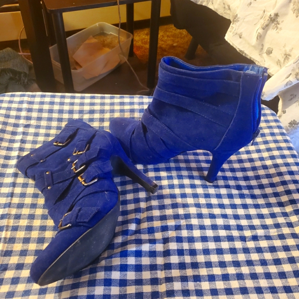 Blue Stilettos - Picture 2 of 3
